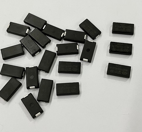 在選擇貼片y電容和插件y電容時可以從哪些方面考慮？